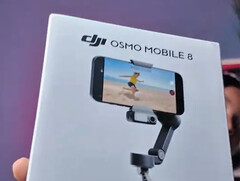 Osmo Mobile 8:s detaljhandelsförpackning bibehåller den enkla designen från tidigare DJI-kameragimbaler för smartphones. (Bildkälla: Camera Joint)