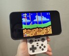 Abxylute M4 Snap-On Mobile Controller i Retro White (Bildkälla: Notebookcheck)