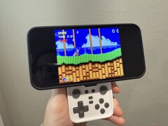 Abxylute M4 Snap-On Mobile Controller i Retro White (Bildkälla: Notebookcheck)