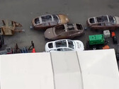 Tesla har några spännande nya fordonskarosser utspridda runt Fremont-fabriken. (Bildkälla: TslaChan/X)