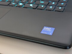 Den nya Arrow Lake-processorn ökar tempot rejält med högre klockfrekvenser, vilket innebär märkbart varmare kärntemperaturer upp till tresiffriga tal