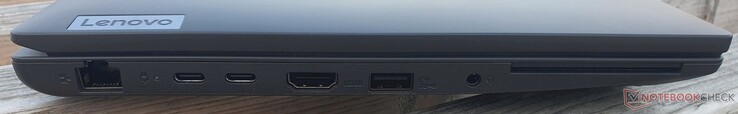 Till vänster: Gbit Ethernet, USB-C 3.2 (1x Gen 1 / 1x Gen 2), HDMI 2.0, USB-A 3.2 Gen 1, 3,5 mm ljuduttag, SmartCard