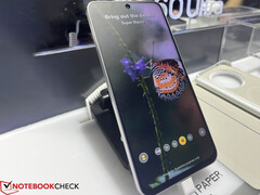 Den uppdaterade skärmen lovar att eliminera blänk och reflexer även i direkt solljus. På bilden: NxtPaper 60 Ultra. (Bildkälla: Notebookcheck)