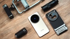 Importerar Vivo X300 Pro och det mer kompakta flaggskeppet Vivo X300 Zeiss-kamera: Vissa återförsäljare anger redan euro-priser för den kinesiska modellen. (Bildkälla: Weibo)