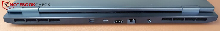 Baksida: MiniDP 1.4 (G-Sync-kompatibel), USB-C 3.2 Gen2 (10 Gb/s, DP 1.4a, Power Delivery), HDMI 2.1 (G-Sync-kompatibel), LAN, strömförsörjning