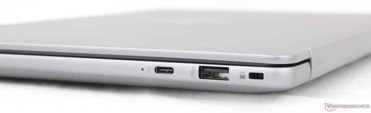 Höger sida: USB-C (40 Gbps) Thunderbolt 4 med DisplayPort 2.1 + Power Delivery, USB-A (10 Gbps), säkerhetslås