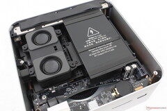 GTI15 Ultra är en av få minidatorer med integrerade högtalare, integrerade mikrofoner och ett integrerat nätaggregat i ett och samma paket (Bildkälla: Notebookcheck)