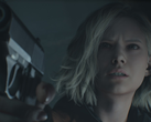 En skärmdump av Resident Evil Reqiuem-huvudpersonen Grace Ashcroft som håller i en pistol