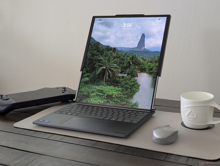 Den utökade skärmen kommer att ha ett veck nära mitten, ungefär som på vikbara smartphones eller ThinkPad X1 Fold 16