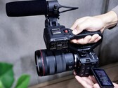 Canon EOS C50 har en fullformatssensor och videofunktioner i ett kompakt kamerahus. (Bildkälla: Canon)