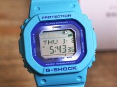 Casio GLX-S5610-2-klockan (bilden) har surfingrelaterade funktioner. (Bildkälla: Mynavi News)
