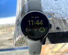 Pixel Watch 4 kommer att erbjuda nya SOS-funktioner samt nya funktioner för fitnessentusiaster, enligt en läcka. (Bildkälla: Notebookcheck)