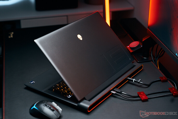 Dell Alienware m18 G1 AMD Dell Alienware m18 G1 AMD