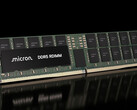 Microns DDR5 RDIMM-minnesmodul. Företagets nya 512 GB-version kan möjliggöra upp till 12 TB RAM-minne i en enda server.