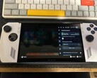 Den moddade ASUS ROG Ally Z1 Extreme kör SteamOS och visar en beräknad batteritid på över 8 timmar vid 92% laddning. (Bildkälla: u/BetweenInkandPaper via Reddit)