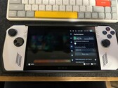 Den moddade ASUS ROG Ally Z1 Extreme kör SteamOS och visar en beräknad batteritid på över 8 timmar vid 92% laddning. (Bildkälla: u/BetweenInkandPaper via Reddit)
