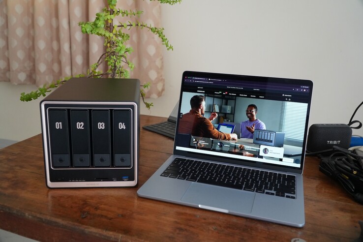 Ugreen NASync DXP4800 GT körs på operativsystemet UGOS Pro