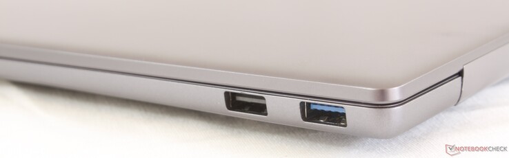 Höger: USB 2.0, USB 3.0