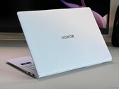 Ultrabook på 1 kg med Arrow Lake och utmärkta inmatningsenheter - Honor MagicBook Art 14 2025 Review