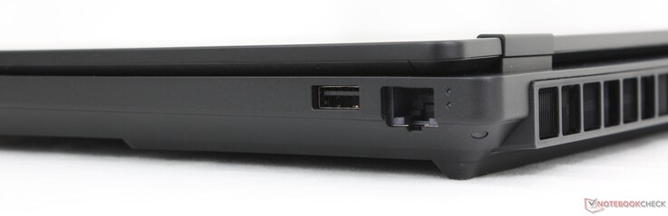 Höger: USB-A (10 Gbps), RJ-45 (1 Gbps)