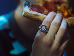 Casio kommer att återlansera Ringklockan CRW001-1 (bilden) i USA den 1 juli. (Bildkälla: Casio)