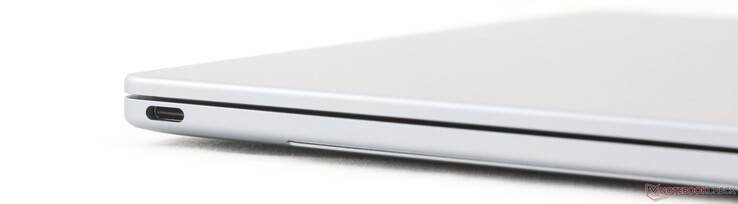 Vänster: USB-C 3.2 Gen. 2 med DisplayPort 2.1 + Power Delivery