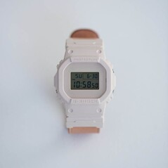 Casio x Hender Scheme-samarbetet från 2017 - DW-5600HS-4JF. (Bildkälla: Elite Timepiece HK - Hong Kong)