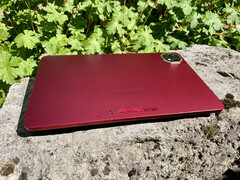 Den stora 12-tums Teclast T60 AI-surfplattan har stereohögtalare och ett 3,5 mm hörlursuttag (Bildkälla: Notebookcheck)