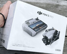 DJI har tydligen redan börjat skicka Mini 5 Pro-återförsäljarenheter till influencers. (Bildkälla: Reddit)