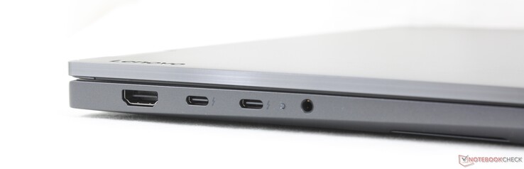 Vänster: HDMI 2.1, 2x USB-C Thunderbolt 4 med DisplayPort 2.1 + Power Delivery (65 W), 3,5 mm-uttag för headset