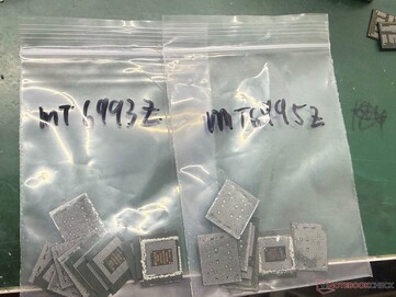 Dimensity 9500-chipsen finns i en påse märkt MT6993Z, och de kommande Dimensity 9600 Pro-chipsen finns i en påse märkt MT6995Z