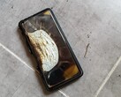 Google Pixel 6a:s batteri kan fortfarande utgöra en brandrisk trots uppdateringen. (Bildkälla: footymanageraddict, Reddit)
