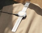 Realme Watch S5 ser ovanlig ut tack vare sin platta ram.