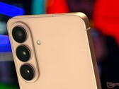 Enligt en rapport från Korea har Samsung bekräftat att Galaxy S27 Ultra endast kommer att ha ett system med tre kameror.