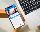 En telefon med Facebook-appen visad på skärmen. Arkivbild. (Bildkälla: Timothy Hales Bennett på Unsplash)
