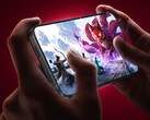 Redmi K90 Ultra drivs av Snapdragon 8 Elite. På bilden: en reklambild som visar ett MOBA-spel som körs på telefonen.