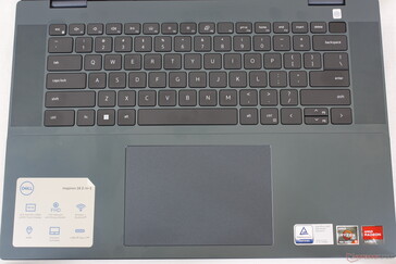 Även om tangentbordet är identiskt har klickplattan fått en ny design