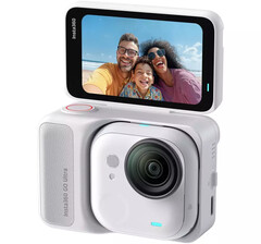 Insta360 Go Ultra i en av sina två färger vid lanseringen. (Bildkälla: Insta360 via Roland Quandt &amp;amp; WinFuture)