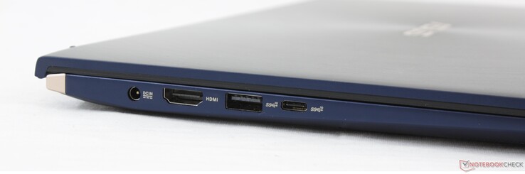 Vänster: AC-adapter, HDMI, USB-A 3.1 Gen. 2, USB-C 3.1 Gen. 2