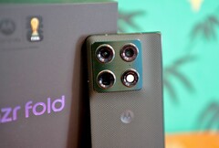 Motorola Razr Fold gör stora ansträngningar för att bli den bästa vikbara telefonen med kamera.