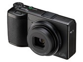 Ricoh lanserar den kompakta digitalkameran GR IV med 28 mm objektiv. (Bildkälla: Ricoh)