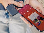 Twelve South PowerClip är en kompakt powerbank på 2.000 mAh.