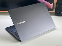 Asus ExpertBook B5 B5605. (Bildkälla: Notebookcheck)