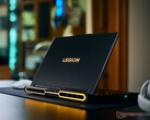 Den nya Legion Pro 7 16IAX10H har samma design som den modell vi testade 2025, som visas på bilden nedan.