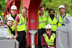 Medlemmar av UMass Amherst och MIT:s forskarlag på reparationsplatsen i Great Barrington (Bildkälla: UMass Amherst)