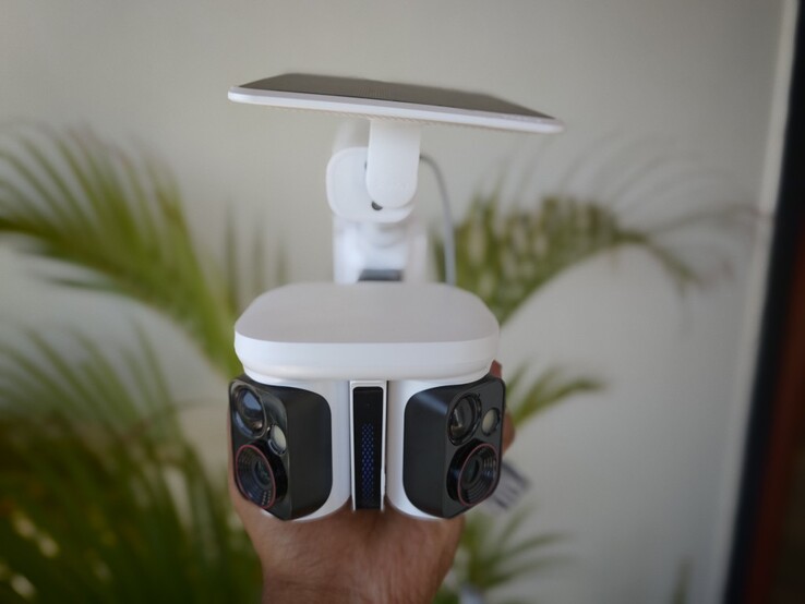 Baseus X1 Pro säkerhetskamera med inbyggd 3 W solpanel