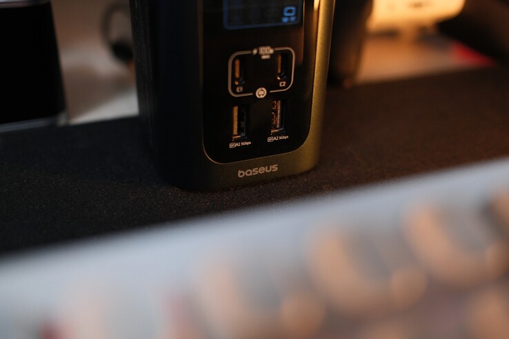 RD1 Pro har totalt fyra portar på framsidan, men de två USB-C-portarna är endast avsedda för strömförsörjning.