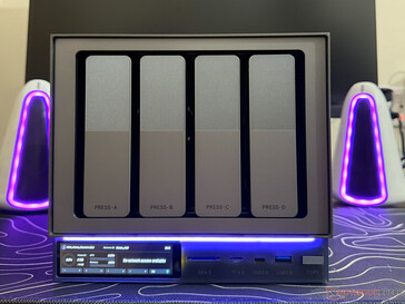 Framsidan av NAS-enheten