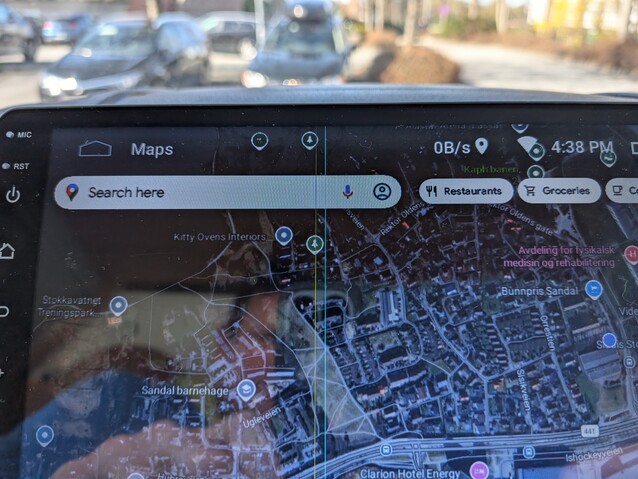 Vid 720p var skärmen aldrig bra, men efter cirka 4 års användning började vertikala linjer dyka upp.