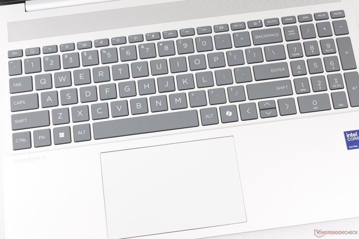 Klickplattan är lagom stor (12,5 x 8 cm) och ger en relativt mjuk och tyst feedback när man trycker på den